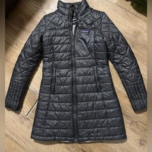 Patagonia Women's Dark Gray Puffer Coat